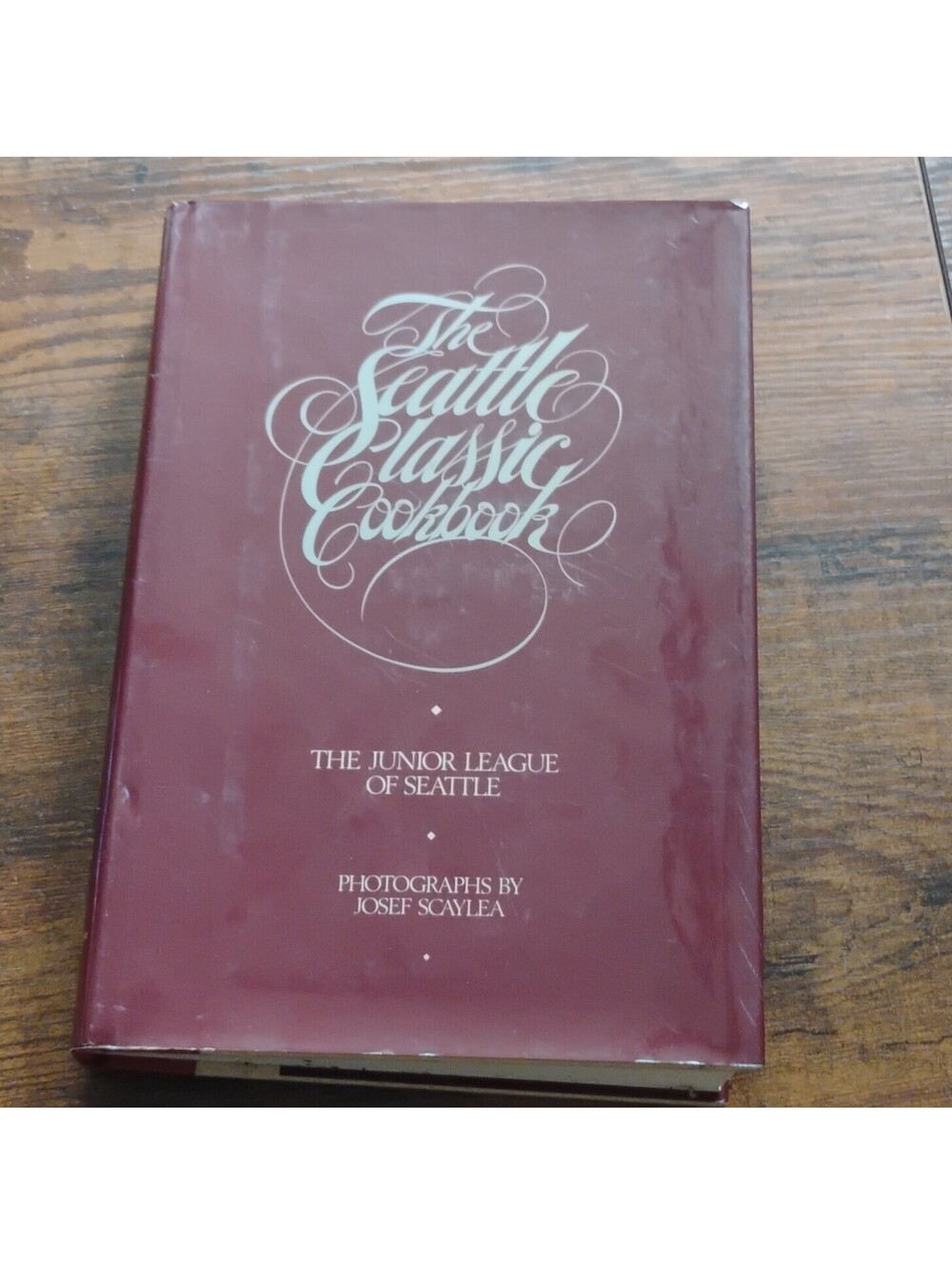 The Junior League of Seattle The Seattle Classic Cookbook HC 1983 1st Ed Illus